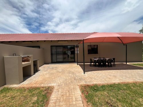 6-Tambotiehoek-Outside-View