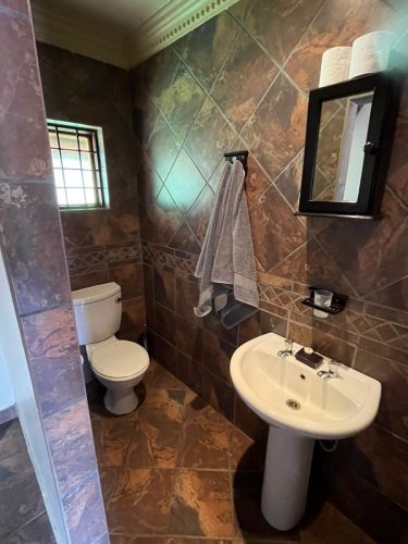 Room-Complex-Room-2-7-Bathroom